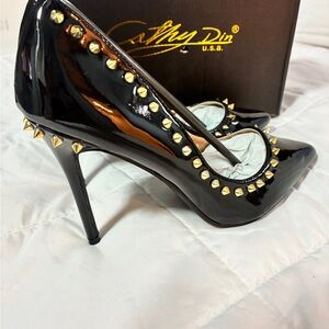 Raelynn Black Women's Heeled Pumps